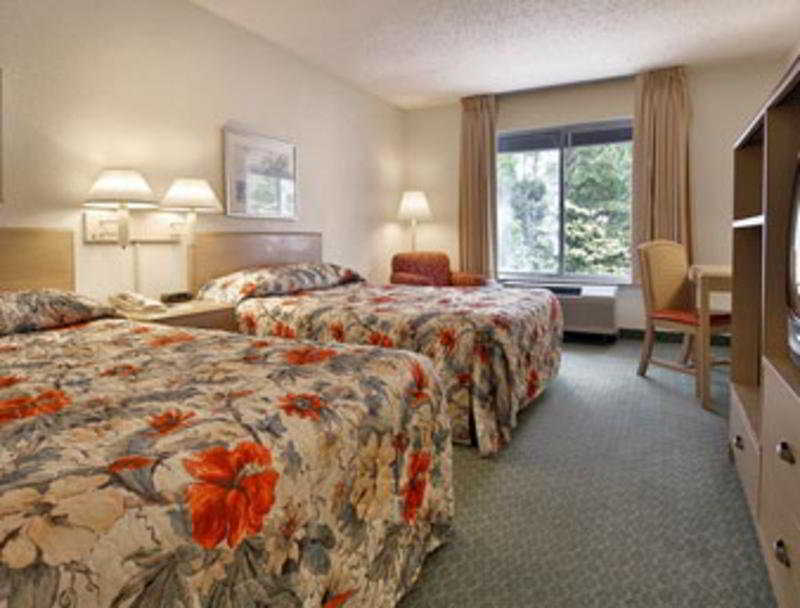 Hotel Carolina A Days Inn By Wyndham Hilton Head Island Exterior foto